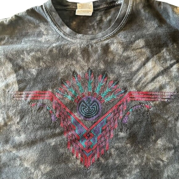 Native American T-shirt Adult XL Gray Tie Dye Man in the Maze Feather Print - Picture 3 of 3